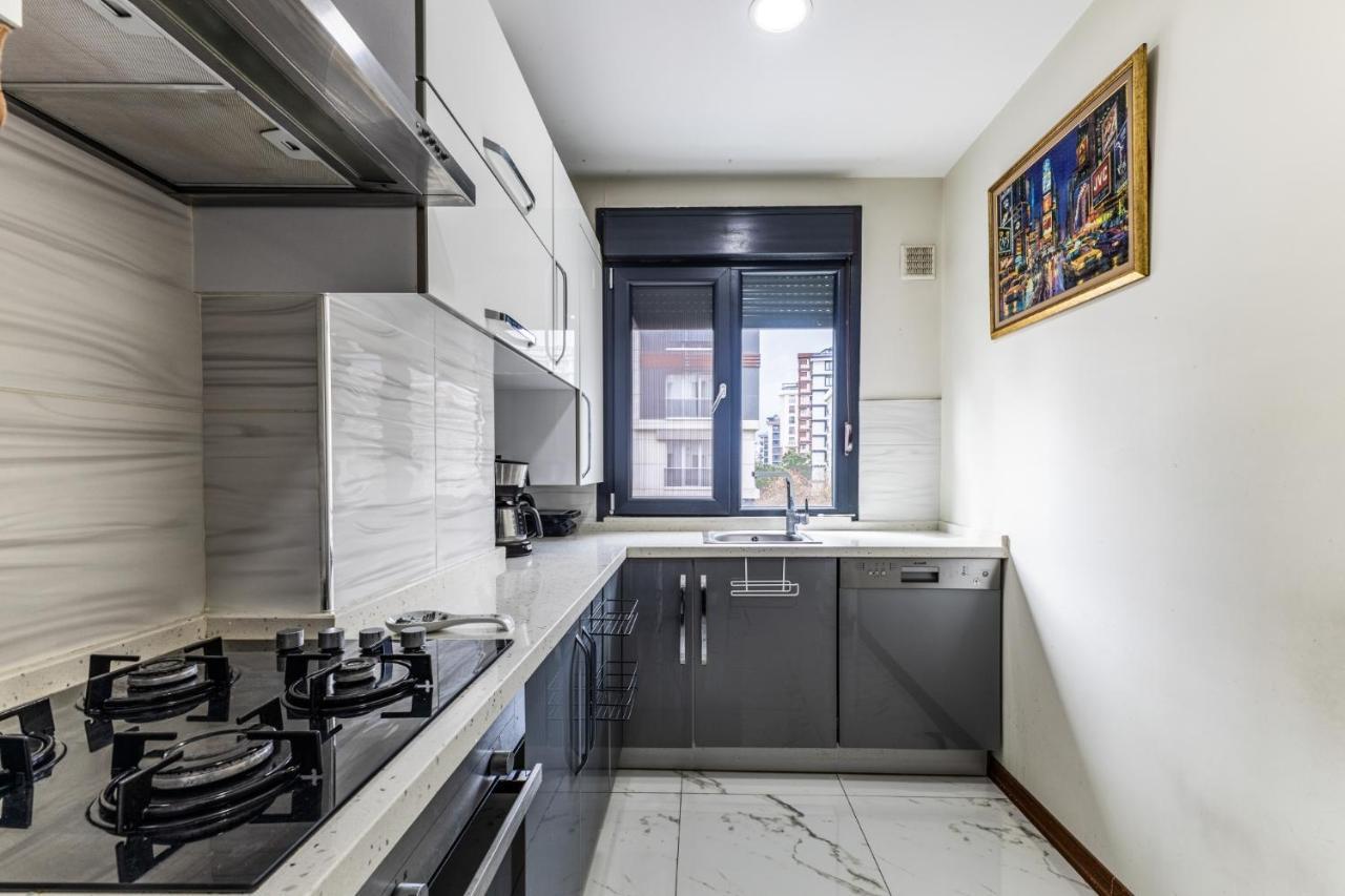 Appartamento Spacious Flat Near Bagdat Avenue In Suadiye Provincia di Provincia di Istanbul Esterno foto